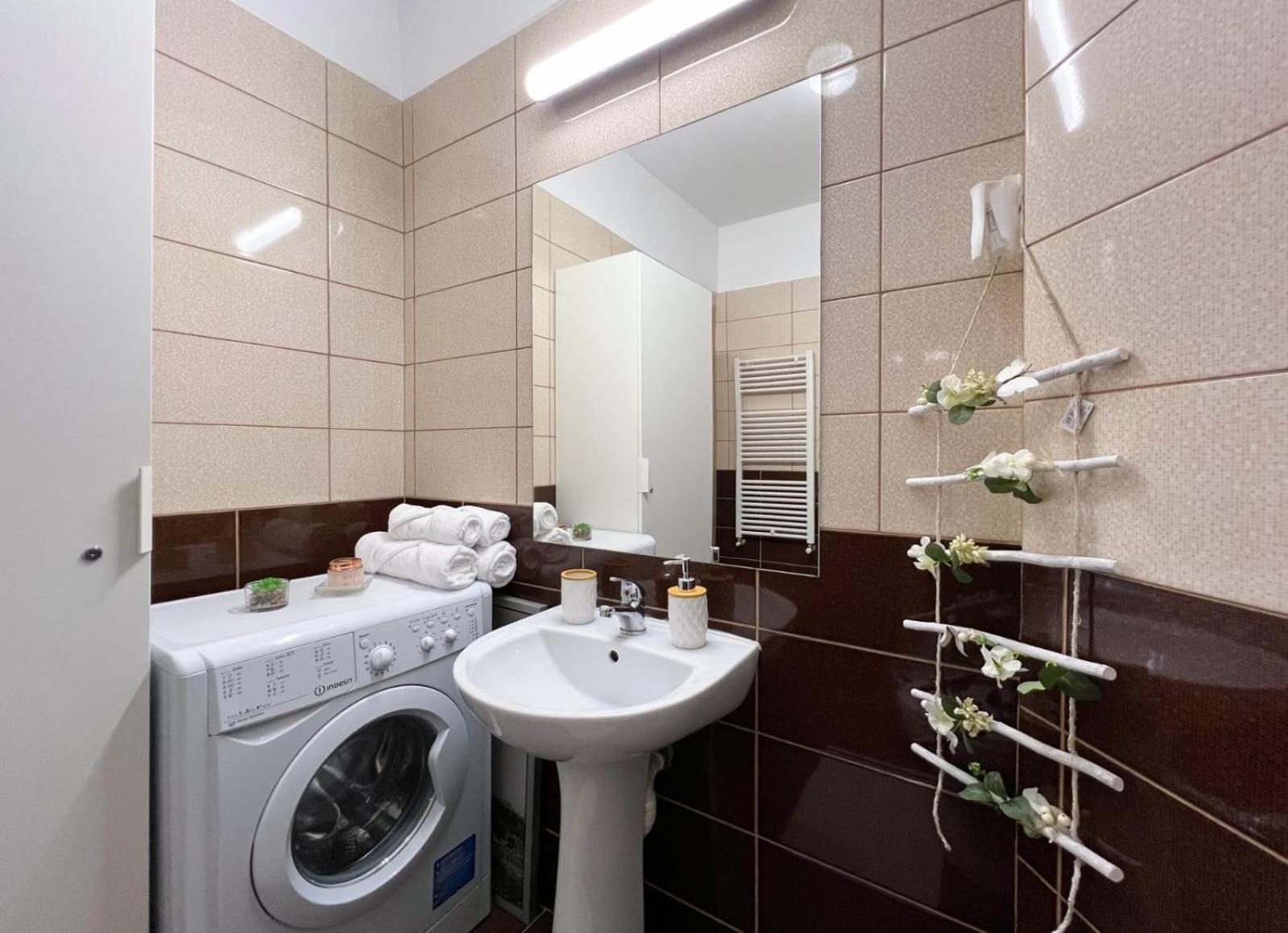 בוקרשט Studio Deluxe Uniri מראה חיצוני תמונה
